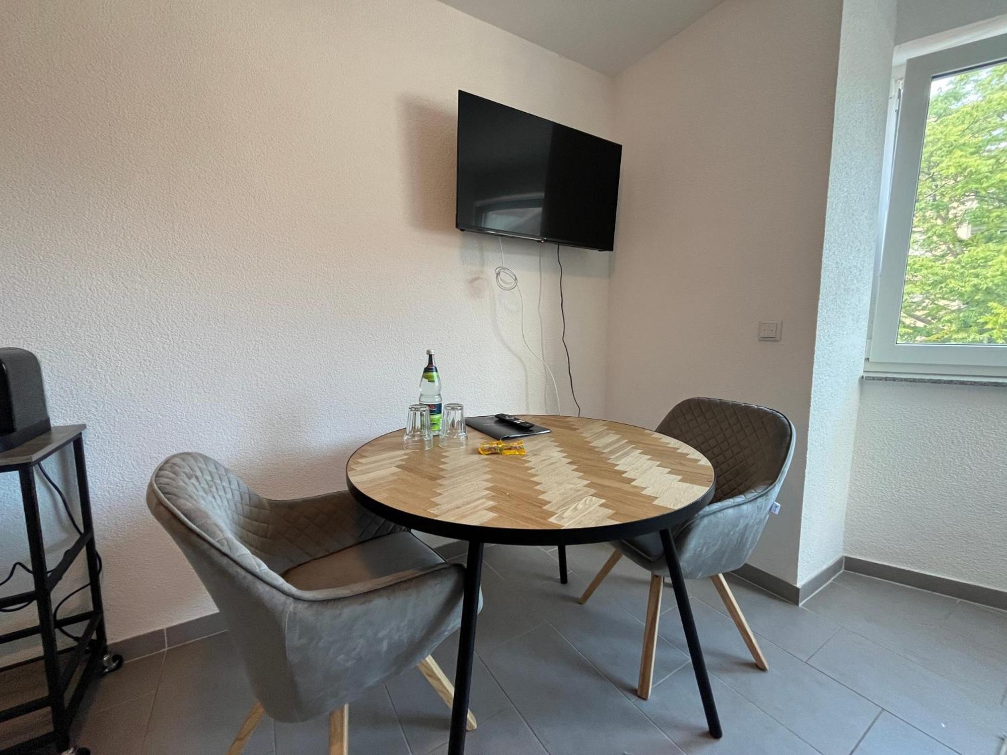 كارلسروه Simplex Apartments Am Europaplatz الغرفة الصورة