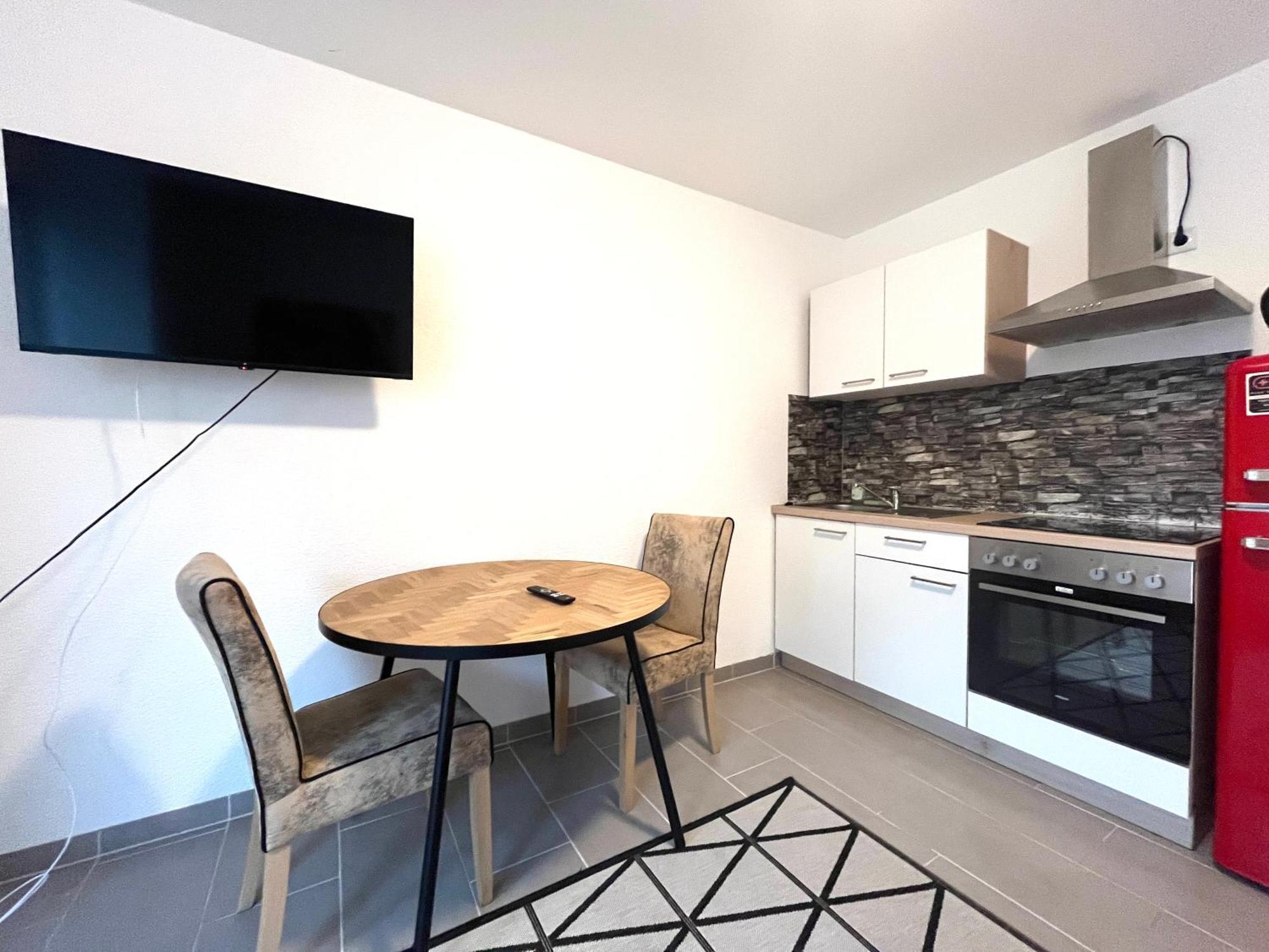 كارلسروه Simplex Apartments Am Europaplatz الغرفة الصورة
